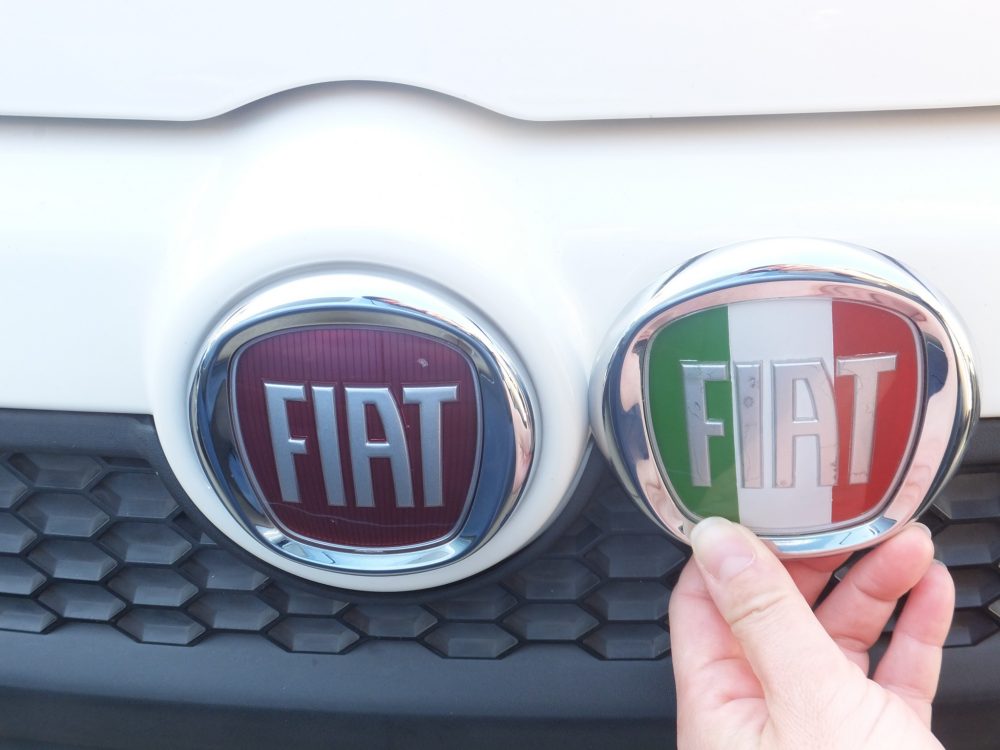 ジャンク品 fiat500f フロントエンブレム